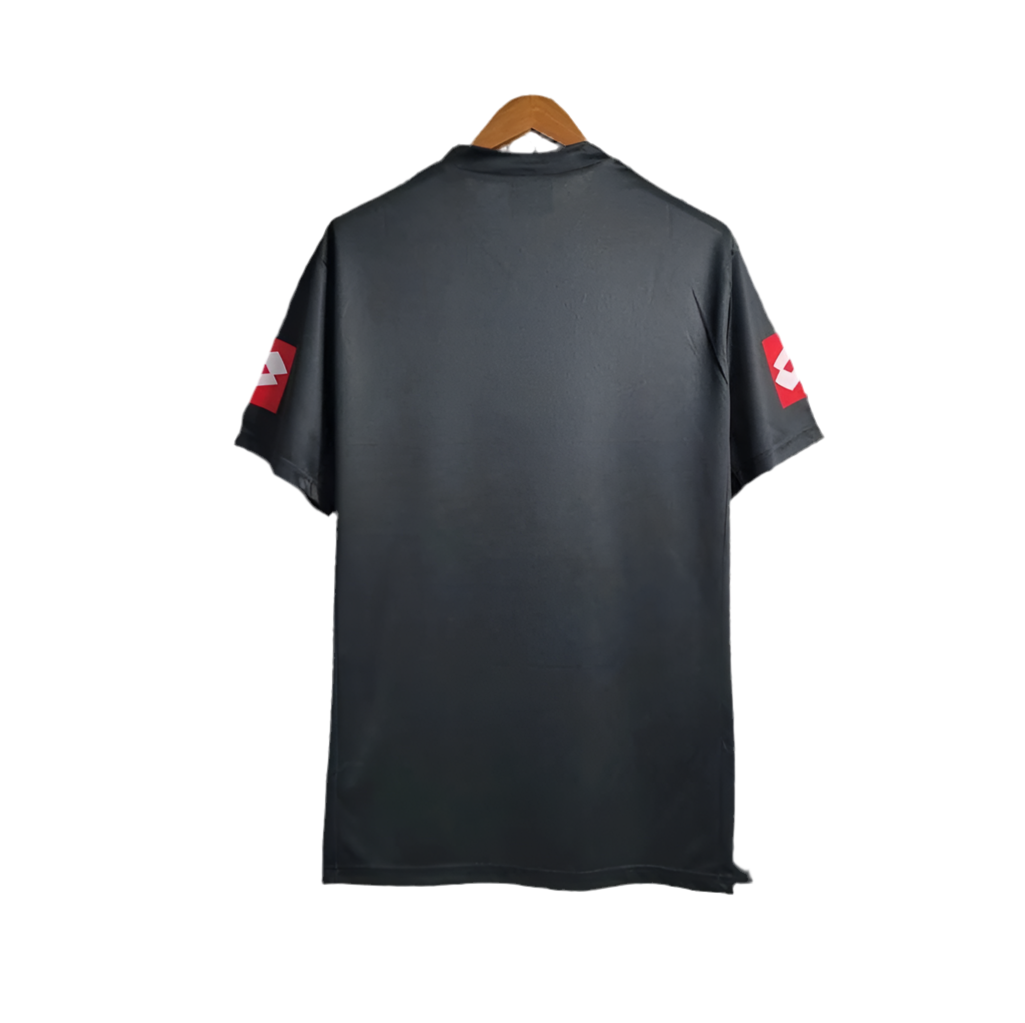 01/02 Juventus Away kit