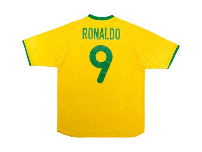 00/01 Brazil Home kit