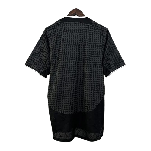 03/05 Manchester United Away kit