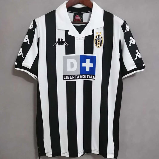 99/00 Juventus Home kit