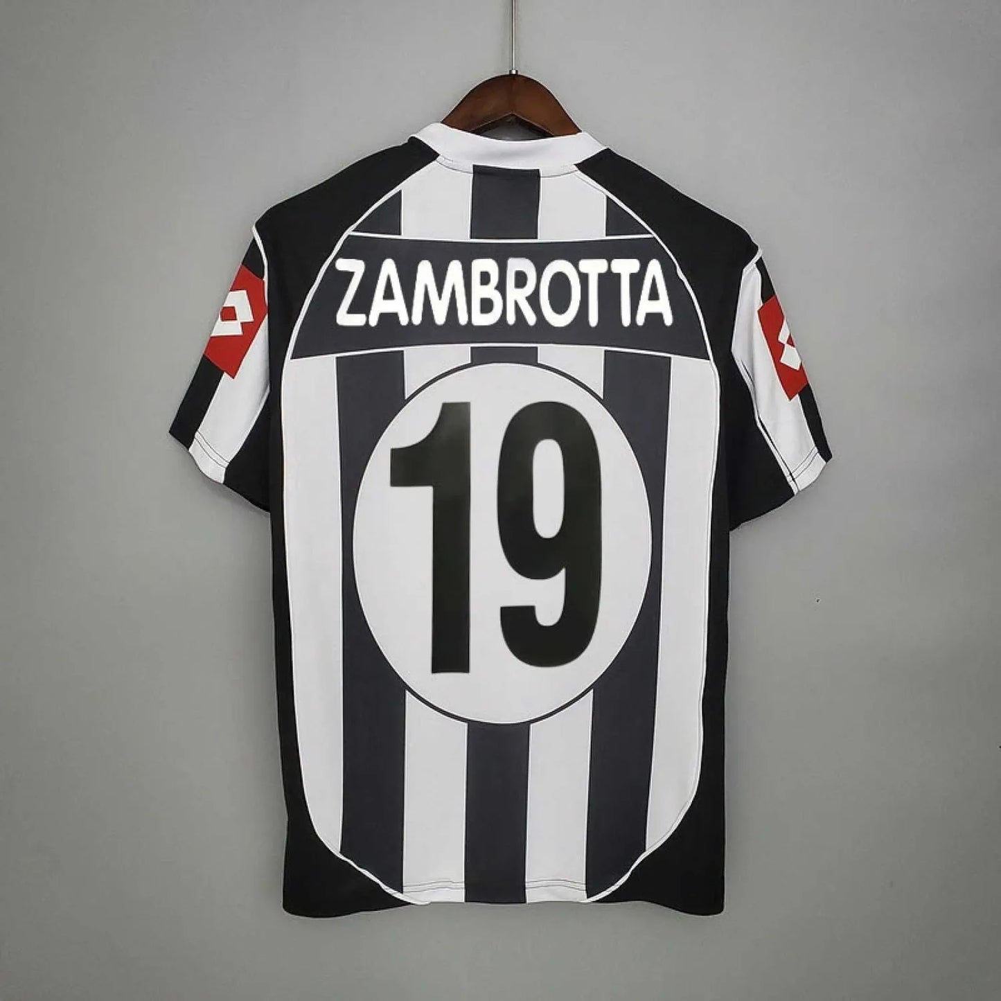 02/03 Juventus Home kit