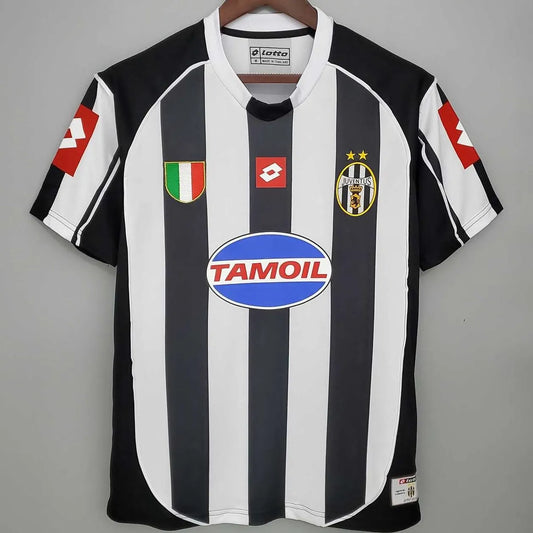 02/03 Juventus Home kit