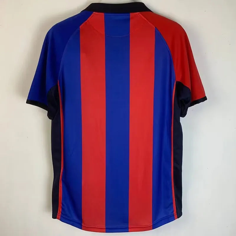 01/02 FC Barcelona home kit