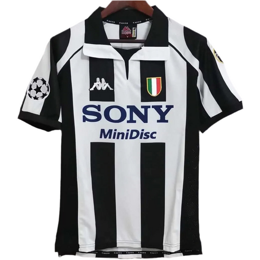 97/98 Juventus Home kit
