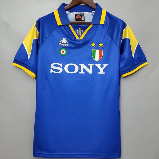 95/96 Juventus Away kit