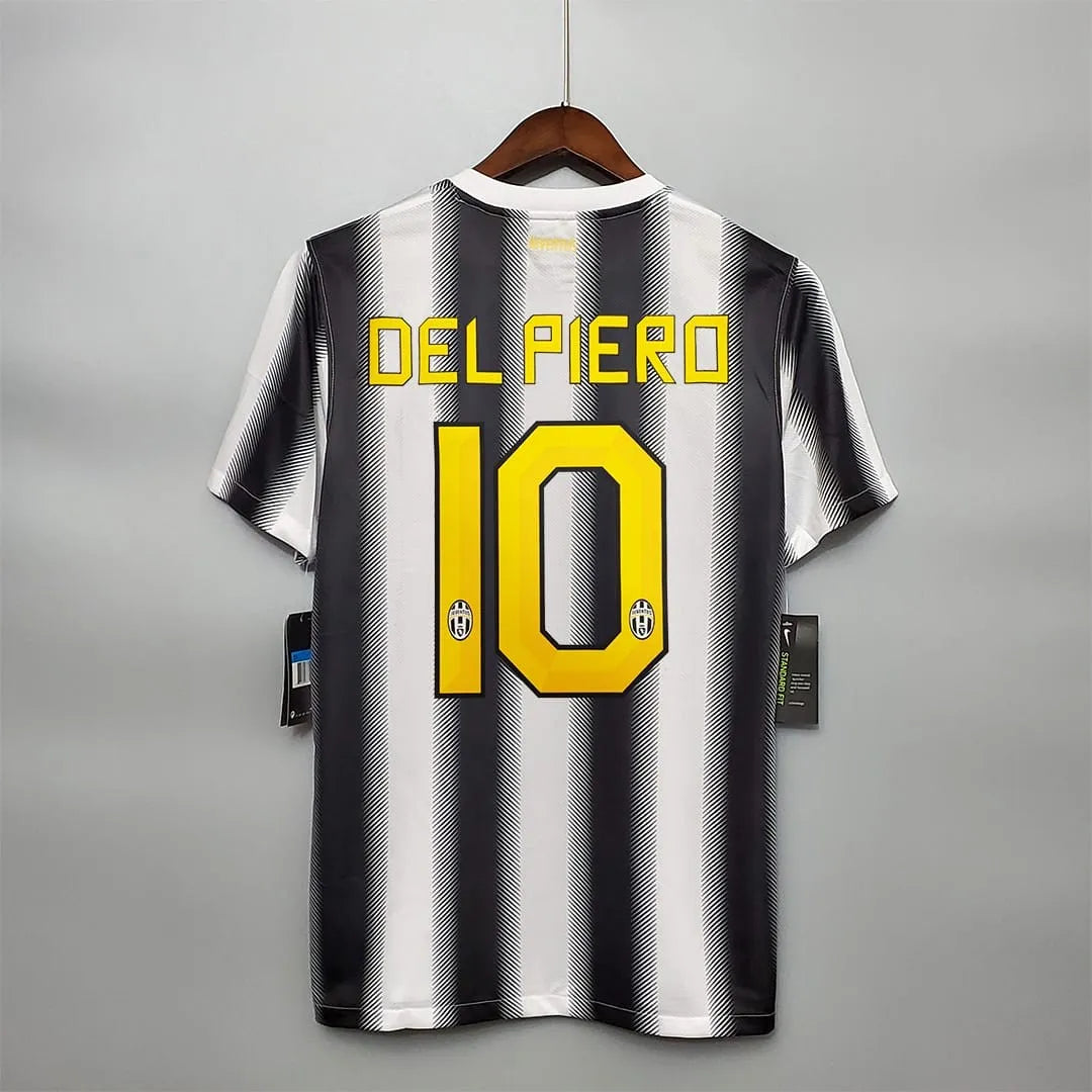 11/12 Juventus Away kit